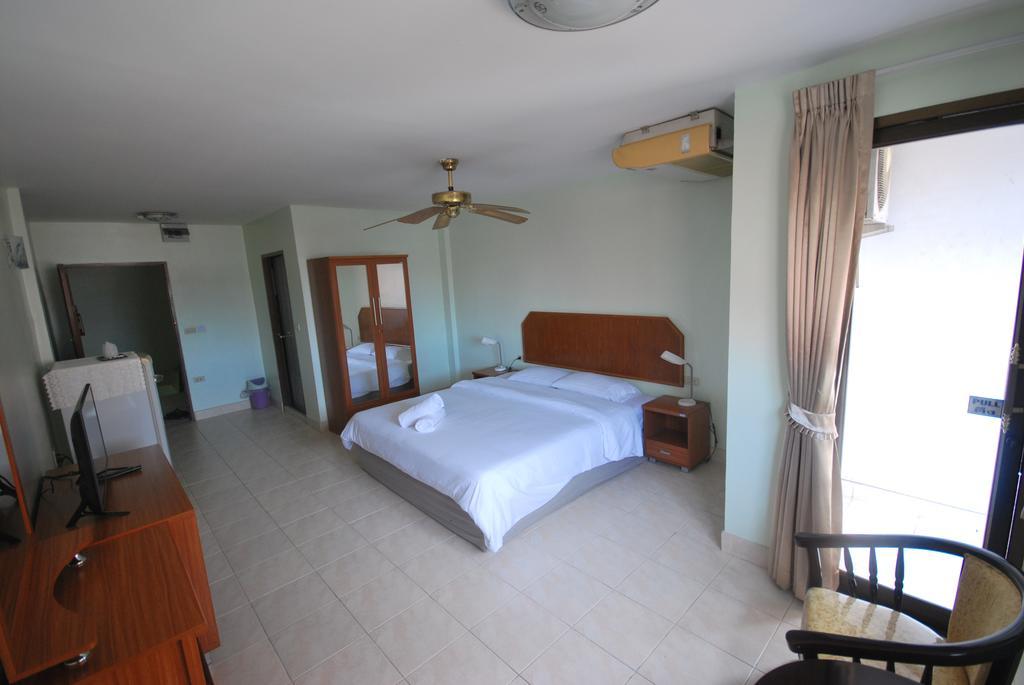 Kingfisher House & Bar Pattaya Dış mekan fotoğraf