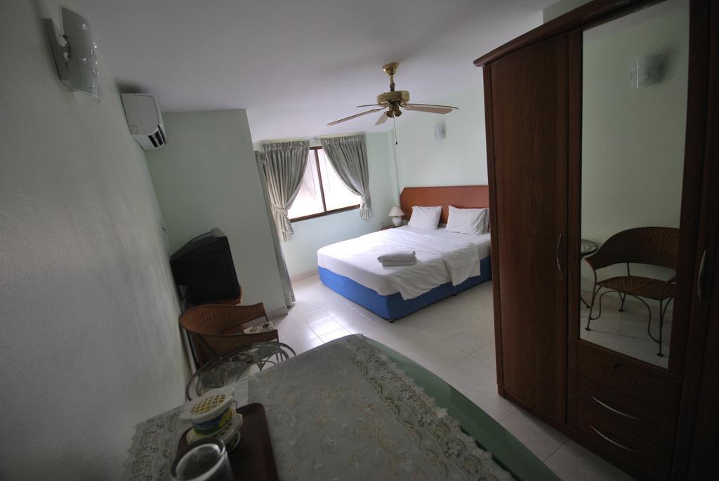 Kingfisher House & Bar Pattaya Dış mekan fotoğraf