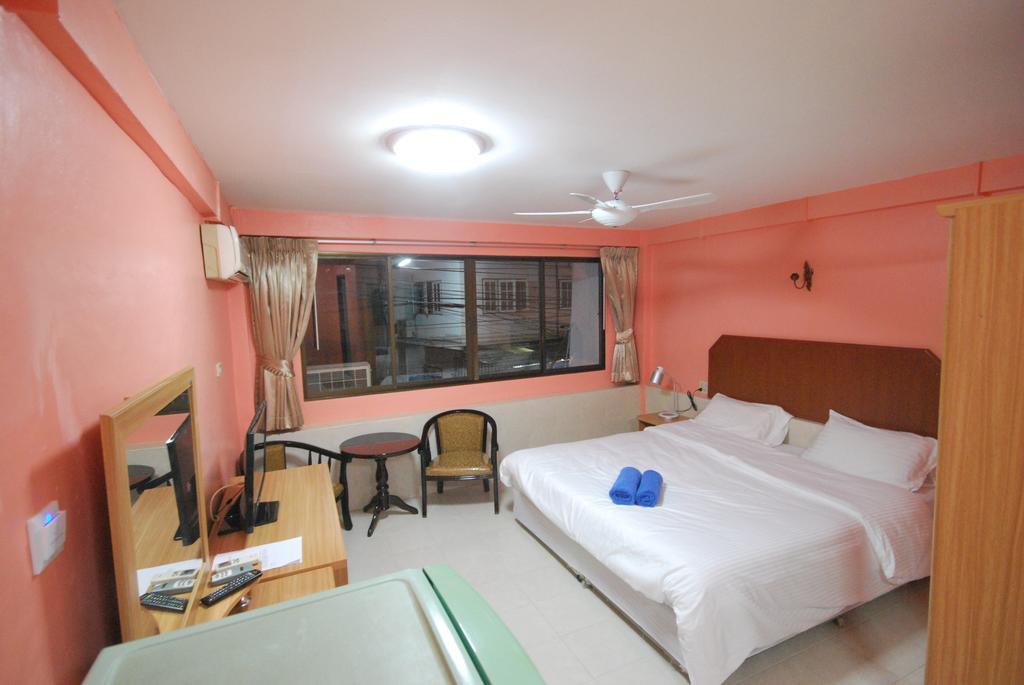 Kingfisher House & Bar Pattaya Dış mekan fotoğraf