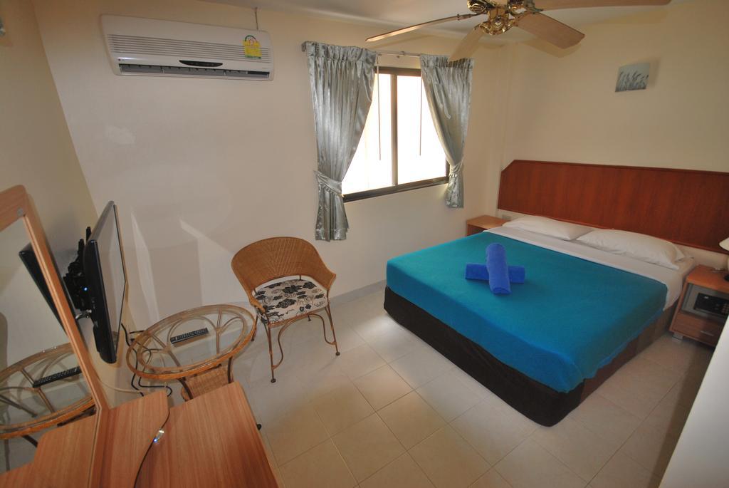 Kingfisher House & Bar Pattaya Dış mekan fotoğraf