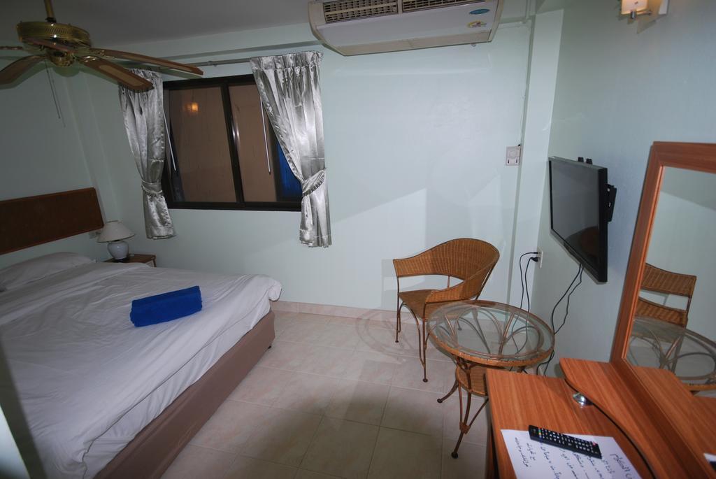 Kingfisher House & Bar Pattaya Dış mekan fotoğraf
